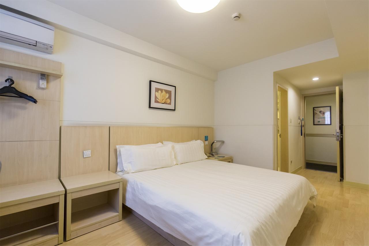 Magnolia Business Hotel Xining Railway Station Grand Cross Mojia Street Екстериор снимка